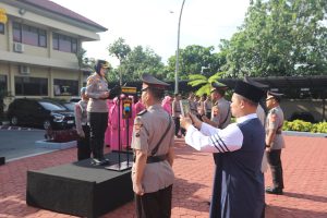 Kapolres Semarang AKBP Ratna, Pimpin sertijab Wakapolres dan Kabag Logistik.