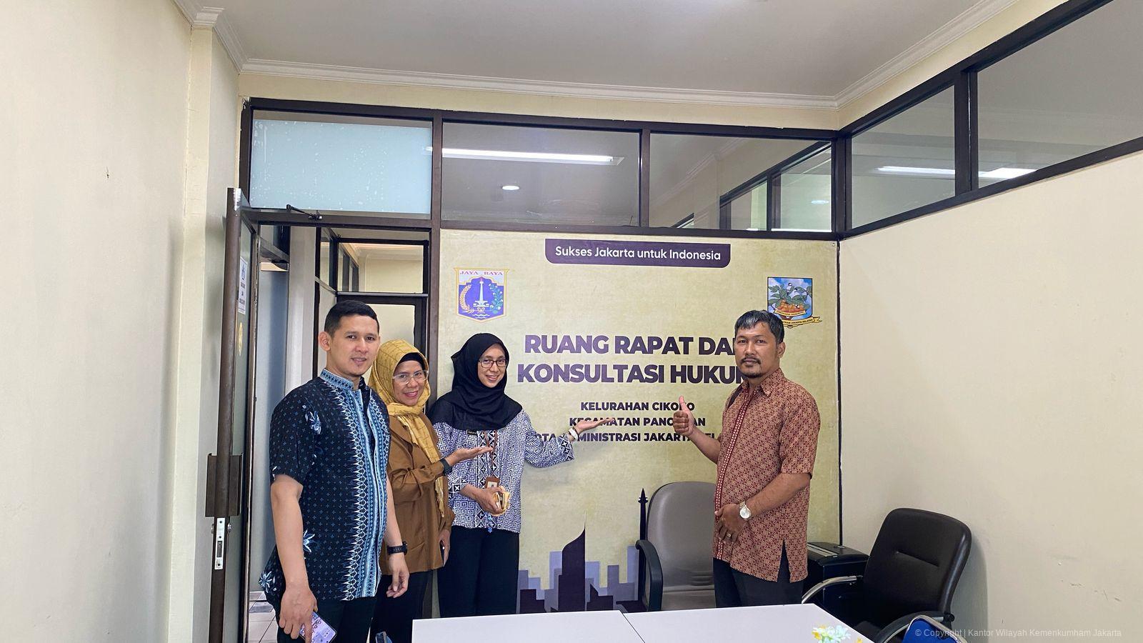 Kemenkum DK Jakarta Dampingi Pembentukan Posbakum dan Aktualisasi Paralegal di Kelurahan Cikoko IMG 20250307 WA0011