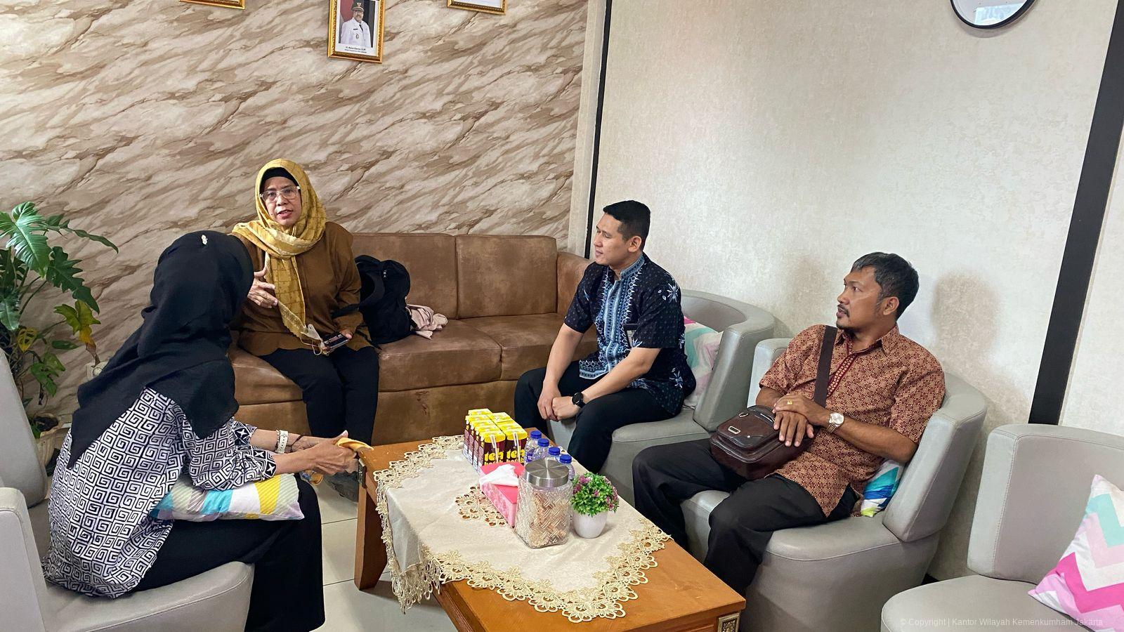 Kemenkum DK Jakarta Dampingi Pembentukan Posbakum dan Aktualisasi Paralegal di Kelurahan Cikoko IMG 20250307 WA0015