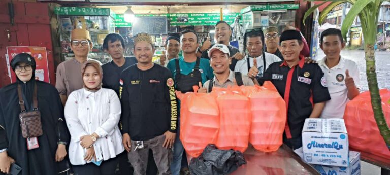 Forum Makassar Info Gelar Kegiatan Bagi-bagi Takjil: Menebar Kebaikan di Bulan Ramadan