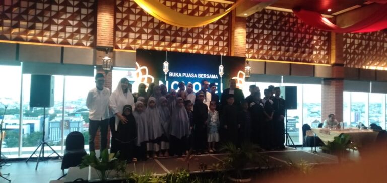 Managemen Novotel Hotel Makassar Gelar Buka Puasa Bersama Anak Yatim