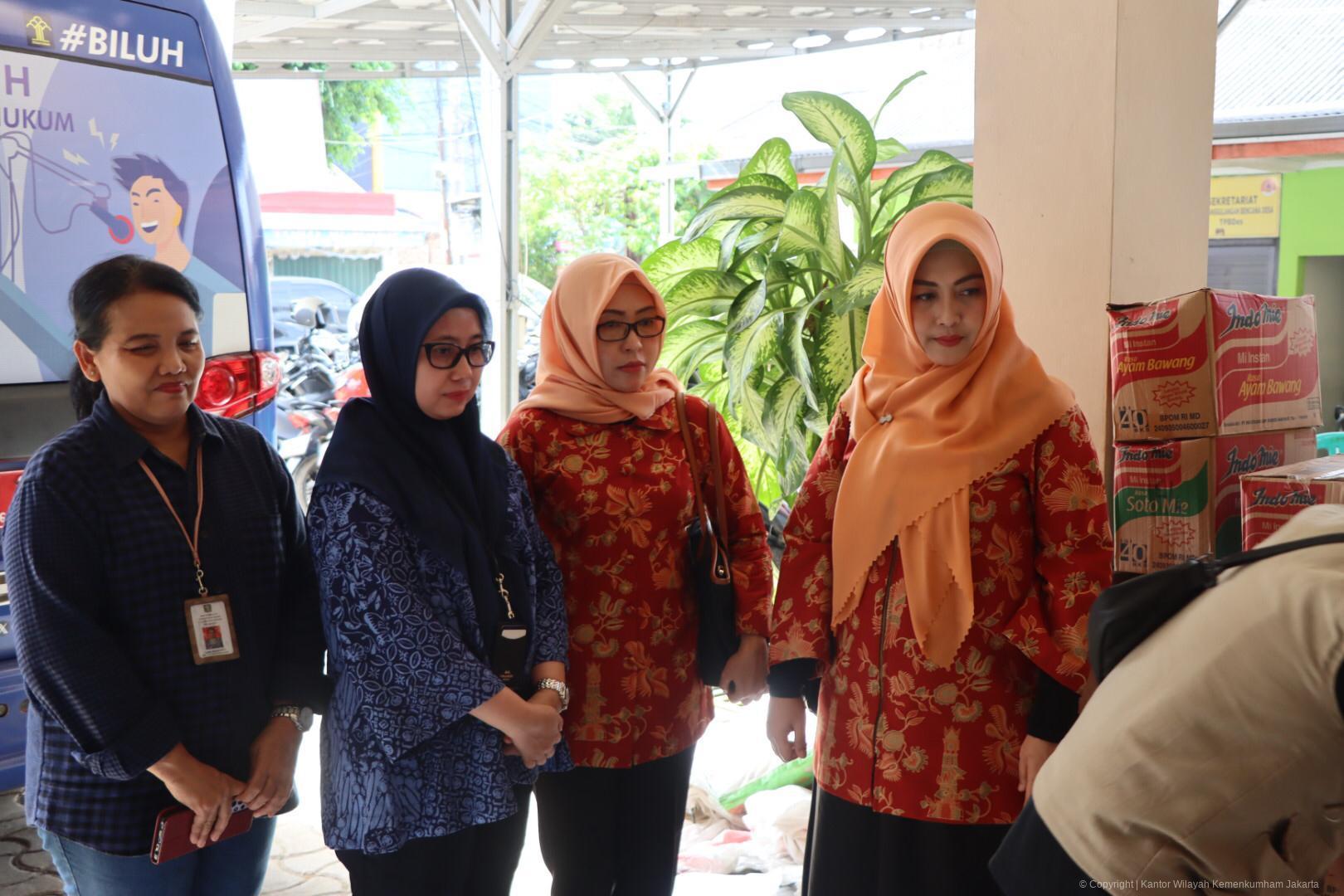 Peduli Sesama, Kanwil Kemenkum DK Jakarta Salurkan Bantuan untuk Korban Banjir WhatsApp_Image_2025-03-07_at_15.35.31_1.jpeg