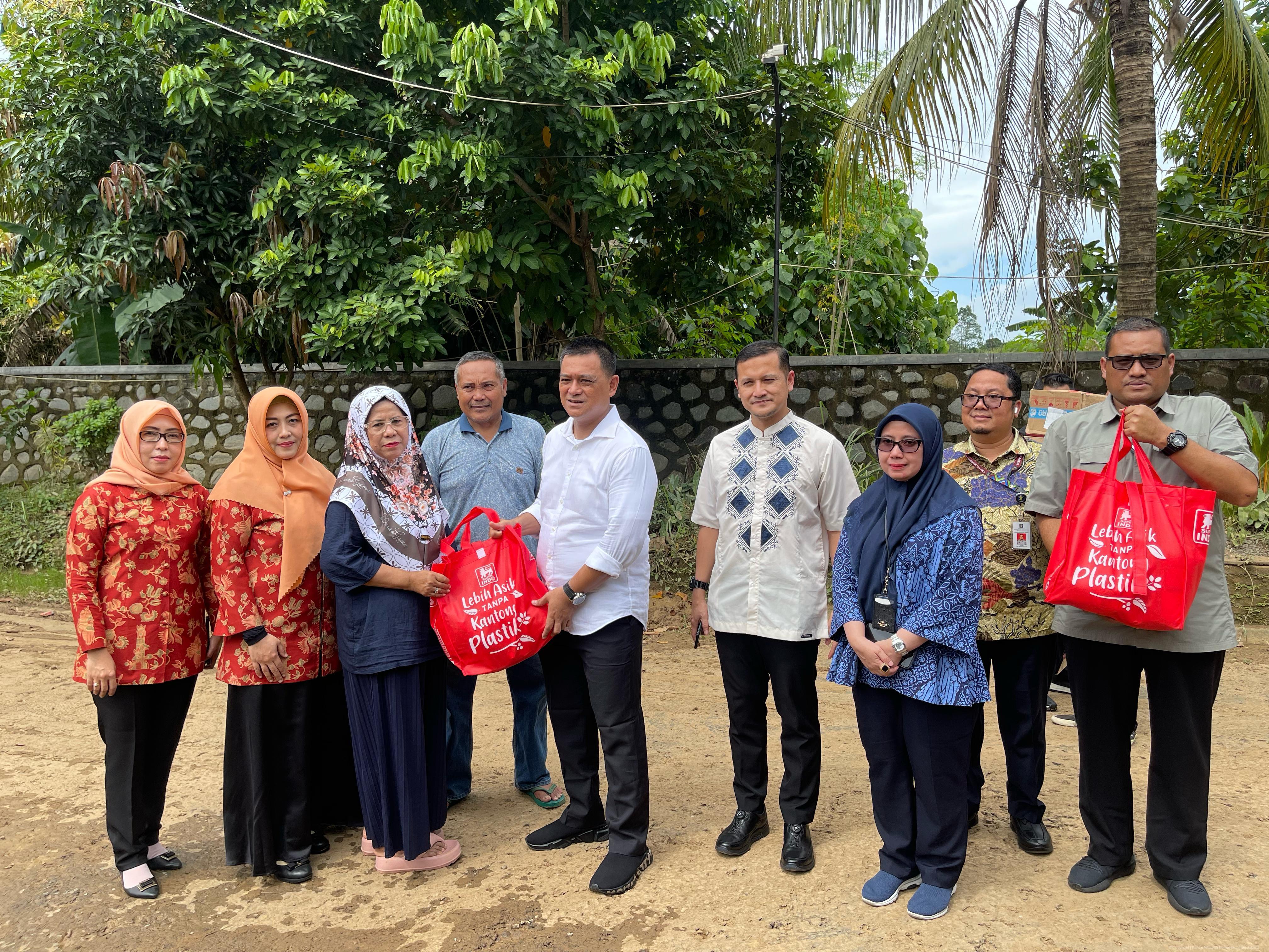 Peduli Sesama, Kanwil Kemenkum DK Jakarta Salurkan Bantuan untuk Korban Banjir WhatsApp_Image_2025-03-07_at_15.42.09.jpeg
