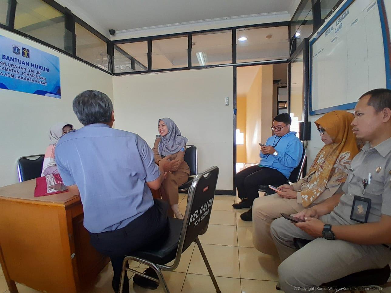 Dorong Layanan Hukum, Kanwil Kemenkum DK Jakarta Kawal Paralegal dan Posbankum di Kelurahan Galur WhatsApp_Image_2025-03-10_at_14.22.30.jpeg