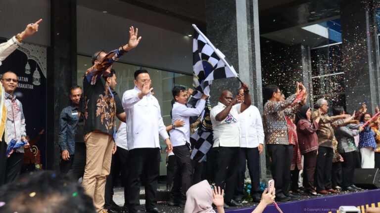 "Mudik Aman Sampai Tujuan", Menteri HAM Lepas Mudik Gratis Bersama Dilingkungan Kemenko H2IP