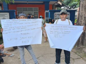 Warga Geruduk Kantor Lurah Suangga, Minta Copot Ketua RW 01, Ini Tanggapan Lurah Suangga