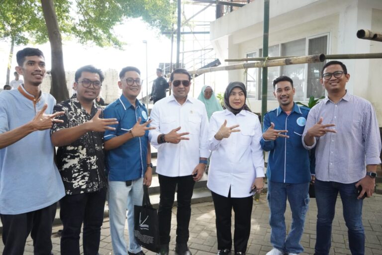 Menteri Ekonomi Kreatif Kunjungi Creative Hub Makassar