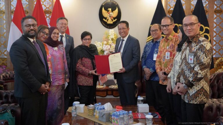 Temui Menteri dari Malaysia, Supratman Bahas Pembangunan Hukum di ASEAN