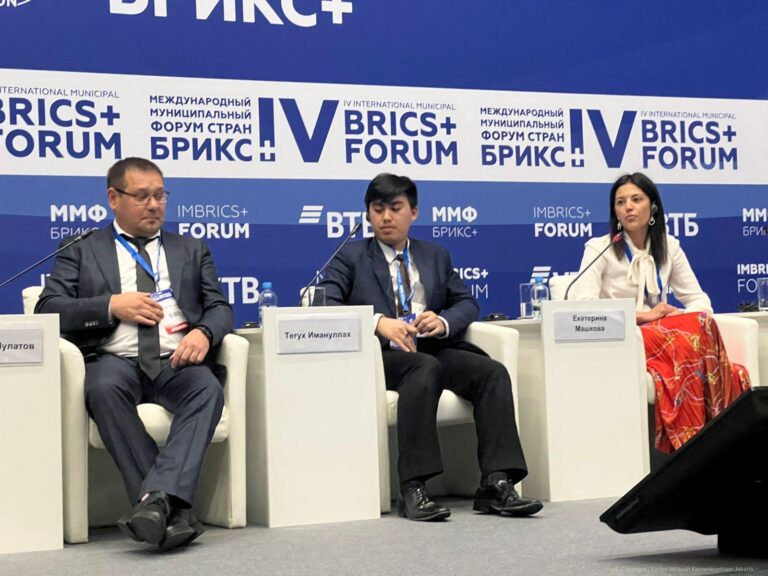 Dialog Menteri Hukum Dengan Diaspora Saint Petersburg: Belajar, Kembali dan Bangun Negeri