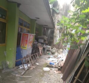Miris, Potret Bangunan Sekolah Terlihat Kumuh dan Jorok Miris, Potret Bangunan Sekolah Terlihat Kumuh dan Jorok