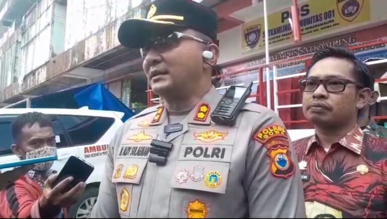 Kapolres Gowa Resmikan Satkamling Komunitas 001