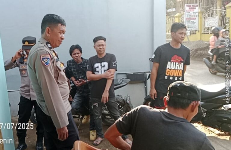 Kapolsek Pallangga Jalin Silaturahim Bersama Warga