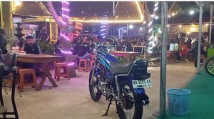 Ratusan Penunggng RX king Menghadiri Acara Anniversary ke 9 Tahun YKG , Yamaha King Gowa Di Wisata Istana Mappala