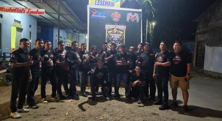 Ratusan Penunggng RX king Menghadiri Acara Anniversary ke 9 Tahun YKG , Yamaha King Gowa Di Wisata Istana Mappala