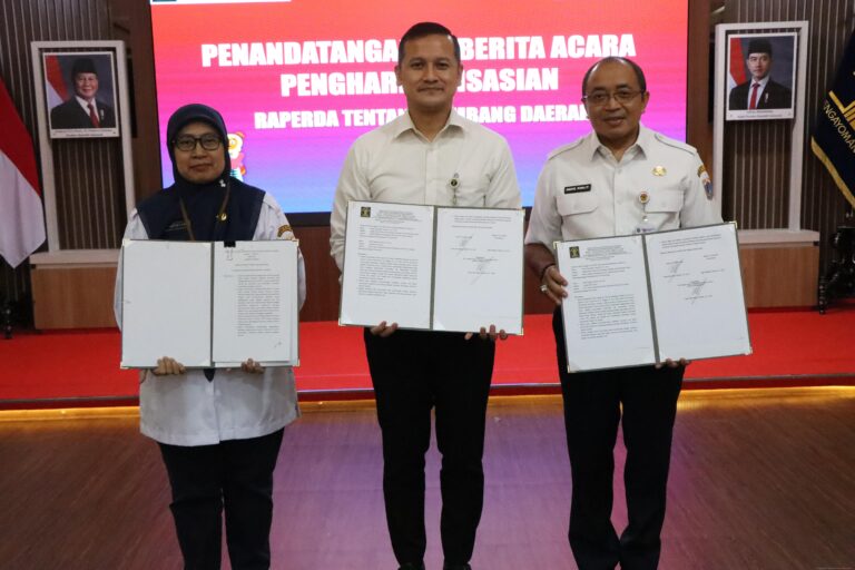 Kanwil Kemenkum DK Jakarta Gelar Rapat Pleno Final Harmonisasi Raperda tentang Lambang Daerah