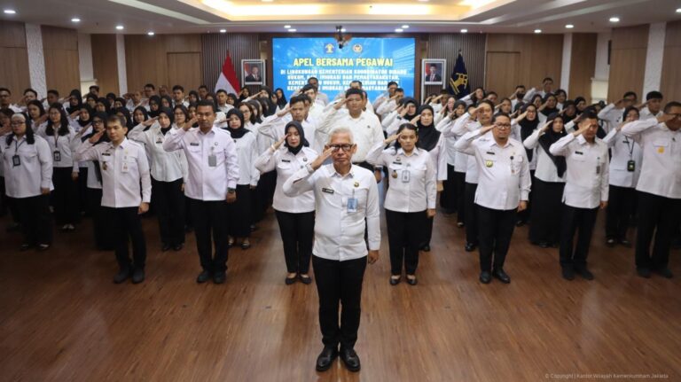 Apel Pagi Bersama Tingkatkan Semangat Kebersamaan Antar Kementerian