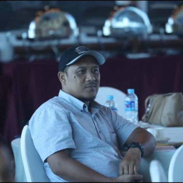 Pemasangan Tiang dan kabel fiber optik Wifi Semakin Massif Di Kel Minasa Upa, Ketua LPM Minasa Upa Geram