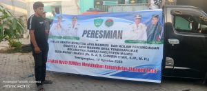 Kepala Desa Tenrigangkae Bersama Ketua BUMDes Salurkan Bantuan Air Bersih ke Warga Terdampak Kekeringan El Nino Kepala Desa Tenrigangkae Bersama Ketua BUMDes Salurkan Bantuan Air Bersih ke Warga Terdampak Kekeringan El Nino