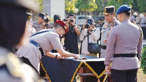 Polda Sulsel Gelar Sertijab Lima Kapolres Jajaran, Kapolda Tekankan Profesionalisme dan Penguatan Kamtibmas Polda Sulsel Gelar Sertijab Lima Kapolres Jajaran, Kapolda Tekankan Profesionalisme dan Penguatan Kamtibmas