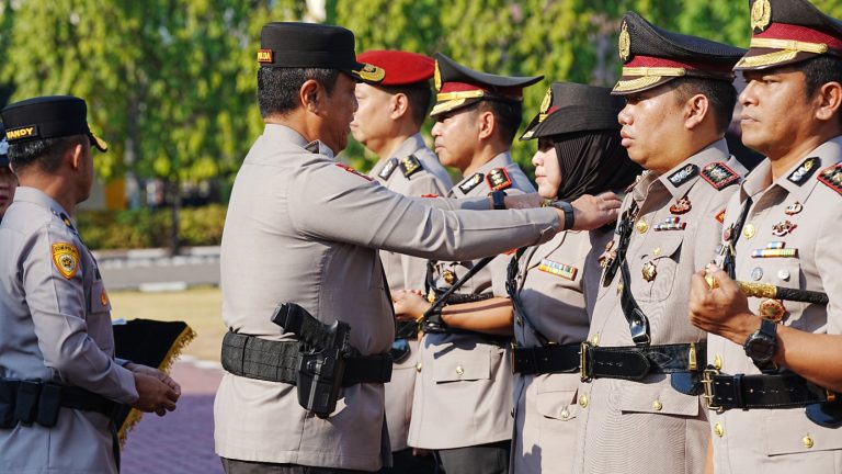Polda Sulsel Gelar Sertijab Lima Kapolres Jajaran, Kapolda Tekankan Profesionalisme dan Penguatan Kamtibmas